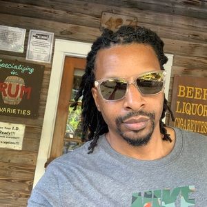 Meet your Posher, Derek